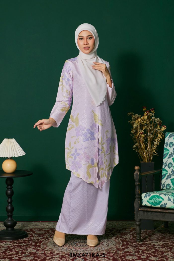 Kebaya Anggun Batiq Mia 2.0 in Lilac (BMK471KA-5)