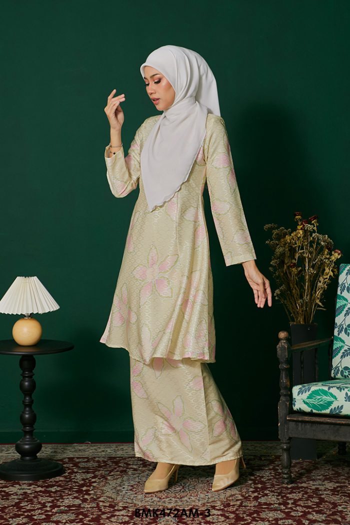 Ameera Kurung Batiq Mia in Bright Green (BMK472AM-3)