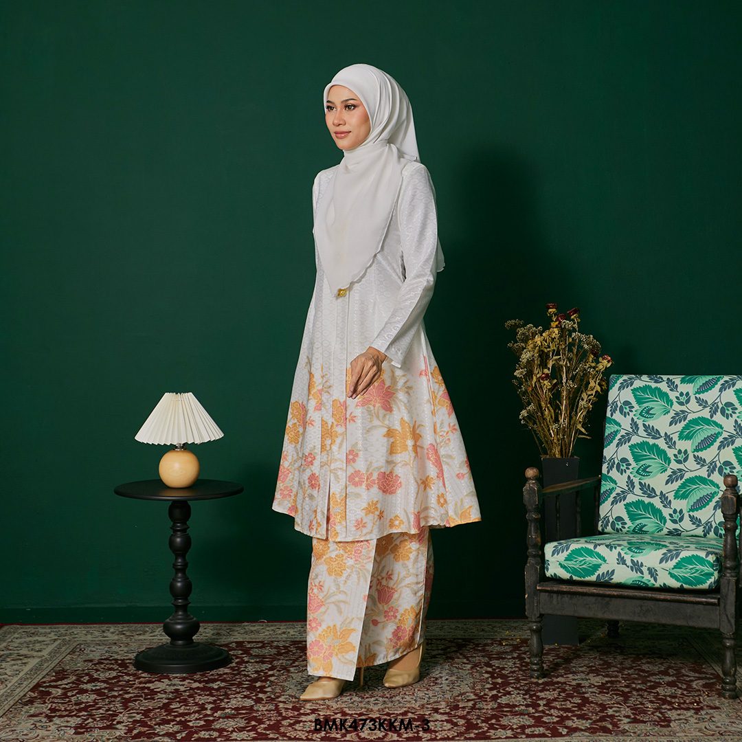 Kebarung Batiq Mia in Pearl White (BMK473KKM-3) - Image 2