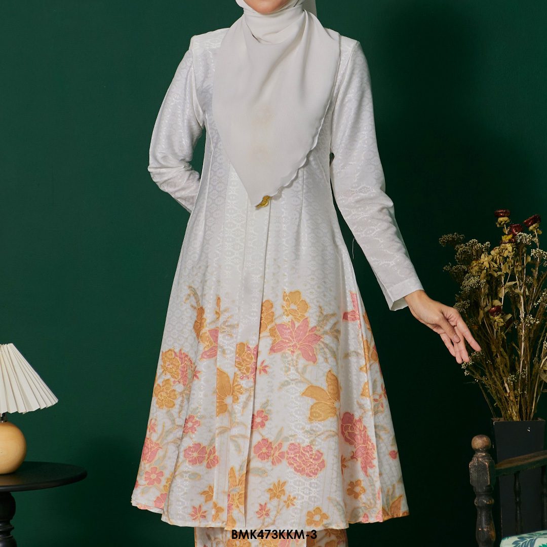 Kebarung Batiq Mia in Pearl White (BMK473KKM-3) - Image 3