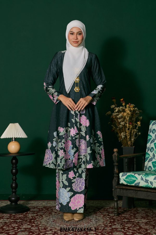 Kebarung Batiq Mia in Dark Sacramento (BMK476KKM-1)