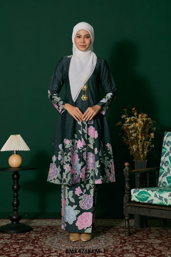 Kebarung Batiq Mia in Dark Sacramento (BMK476KKM-1)