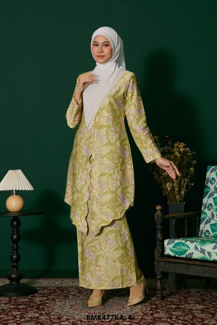 Kebaya Anggun Batiq Mia 2.0 in Lime (BMK477KA-4)