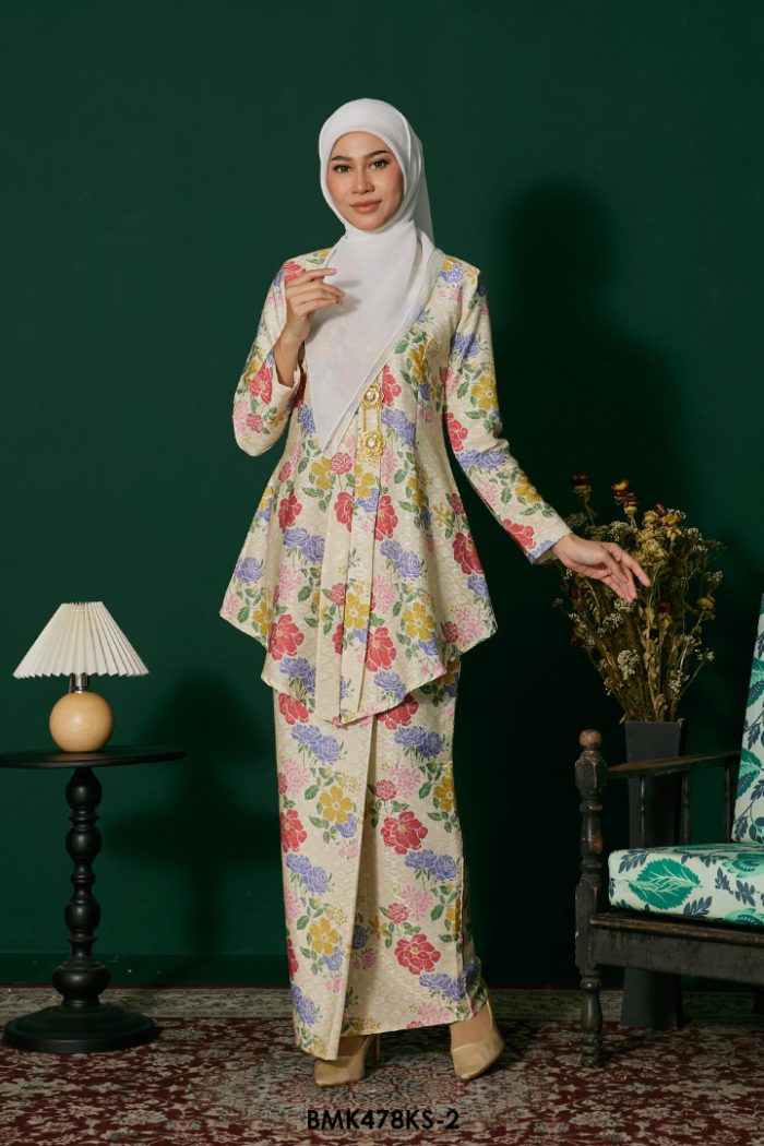 Kebaya Saloma Batiq Mia in Pastel Yellow (BMK478KS-2)