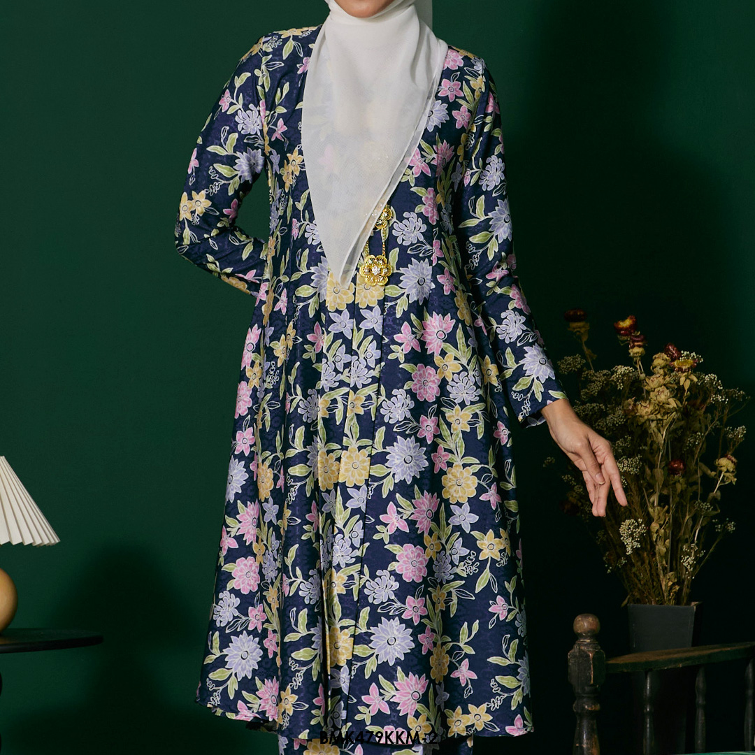 Kebarung Batiq Mia in Dark Blue (BMK479KKM-2) - Image 3