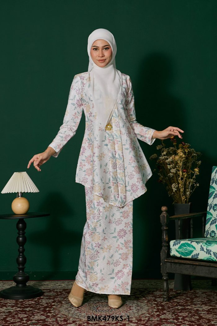 Kebaya Saloma Batiq Mia in White (BMK479KS-1)