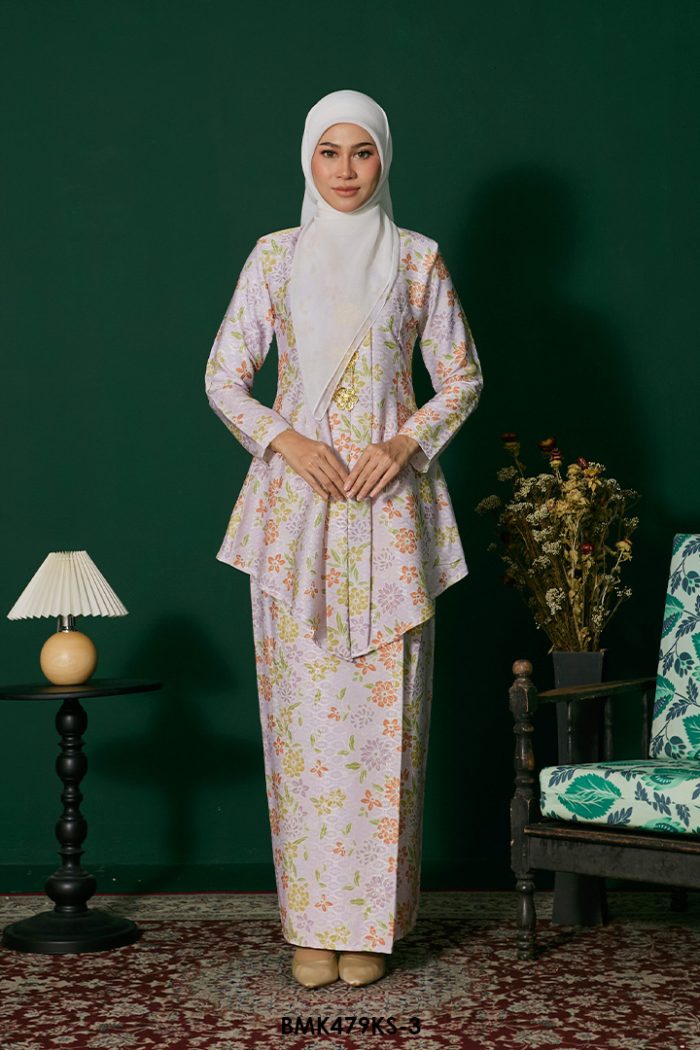 Kebaya Saloma Batiq Mia in Pastel Purple (BMK479KS-3)