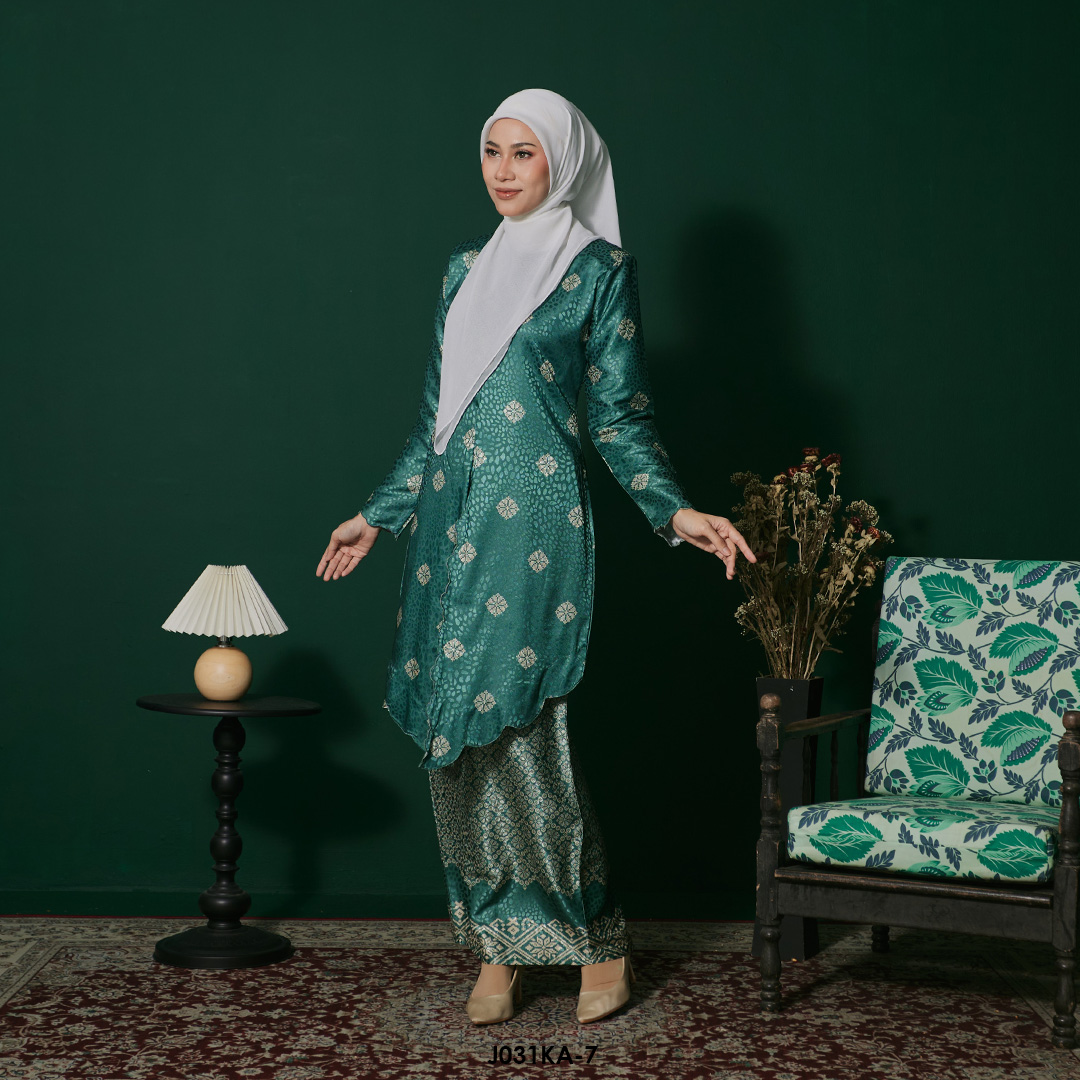 Kebaya Anggun 2.0 in Emerald (J031KA-7) - Image 2