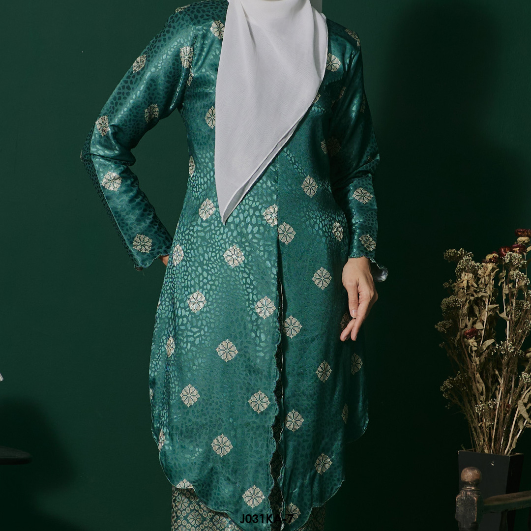 Kebaya Anggun 2.0 in Emerald (J031KA-7) - Image 4