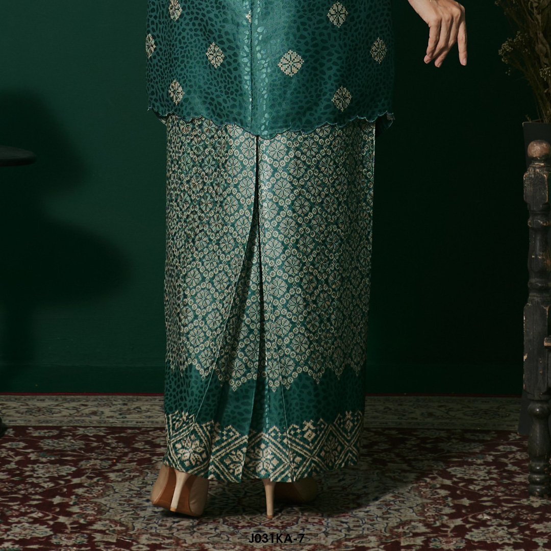 Kebaya Anggun 2.0 in Emerald (J031KA-7) - Image 3