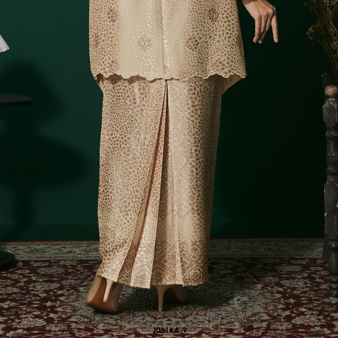 Kebaya Anggun 2.0 in Corn Yellow (J031KA-9) - Image 3