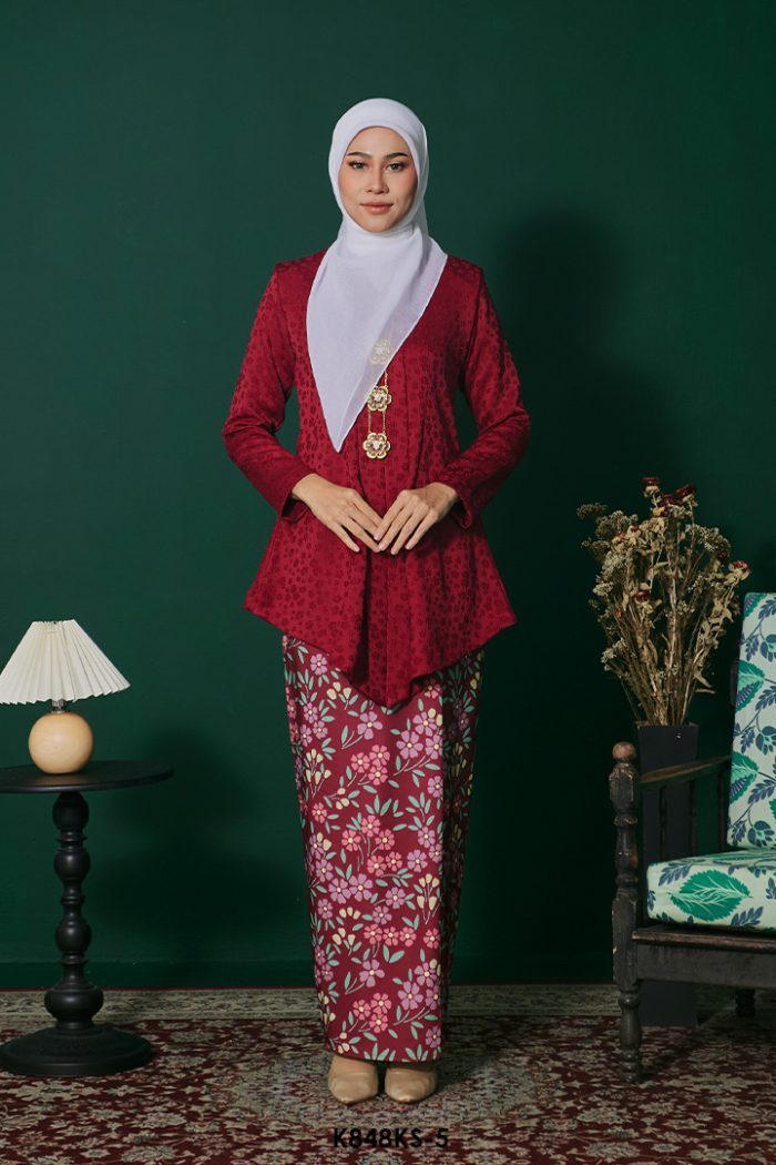 Kebaya Saloma in Scarlet Red (K848KS-5)