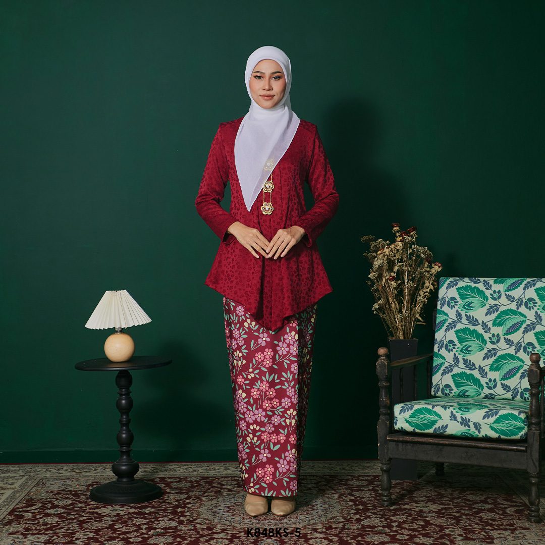 Kebaya Saloma in Scarlet Red (K848KS-5)