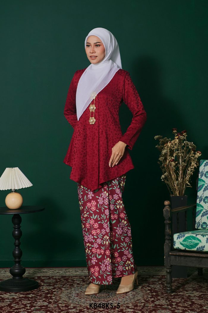 Kebaya Saloma in Scarlet Red (K848KS-5)