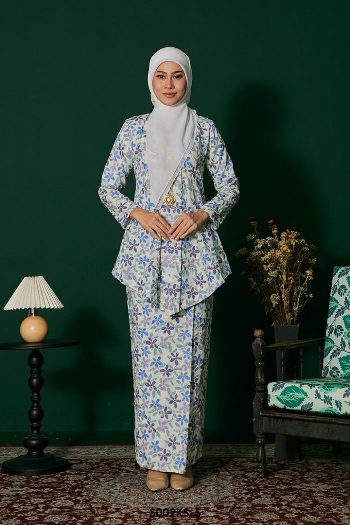 Kebaya Saloma in Off White (S002KS-5)