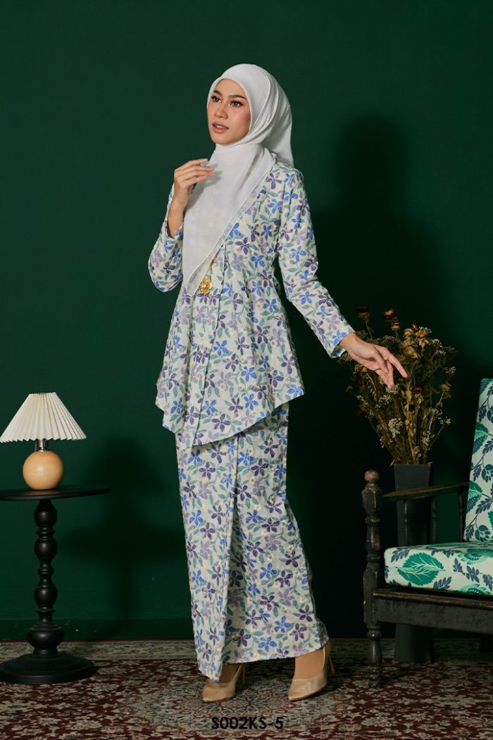 Kebaya Saloma in Off White (S002KS-5)