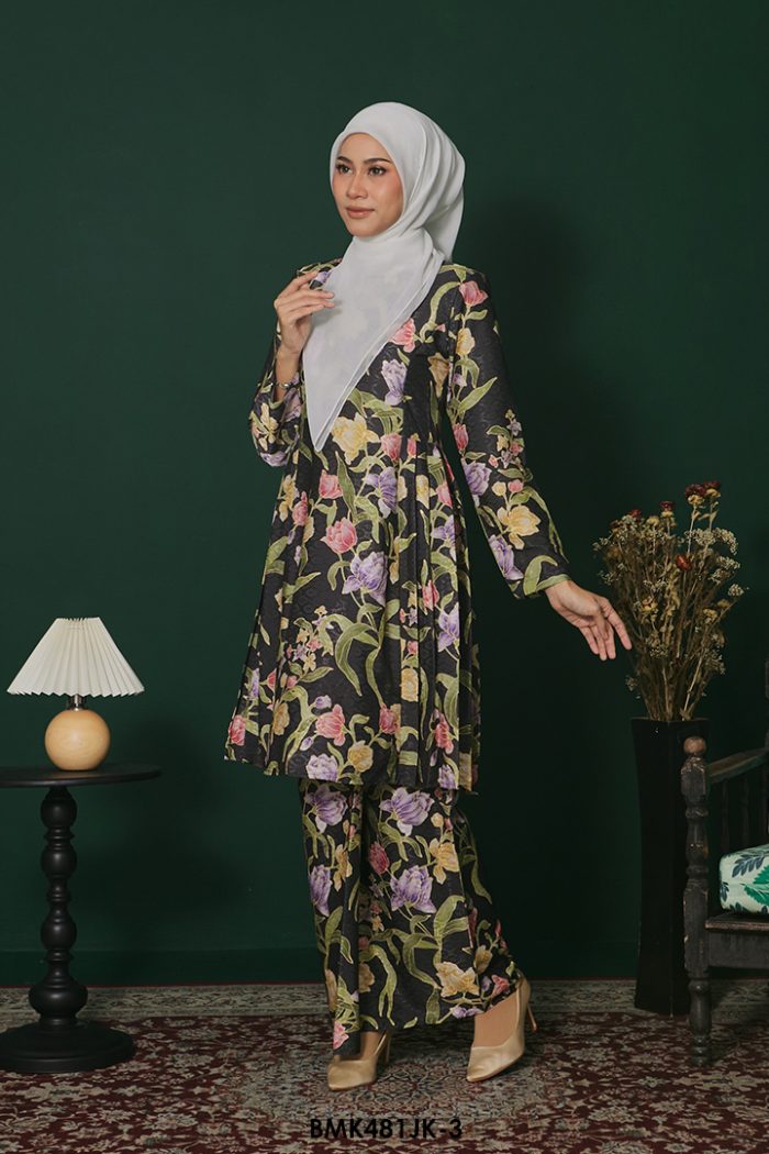 Juliana Kurung Batiq Mia in Black (BMK481JK-3)