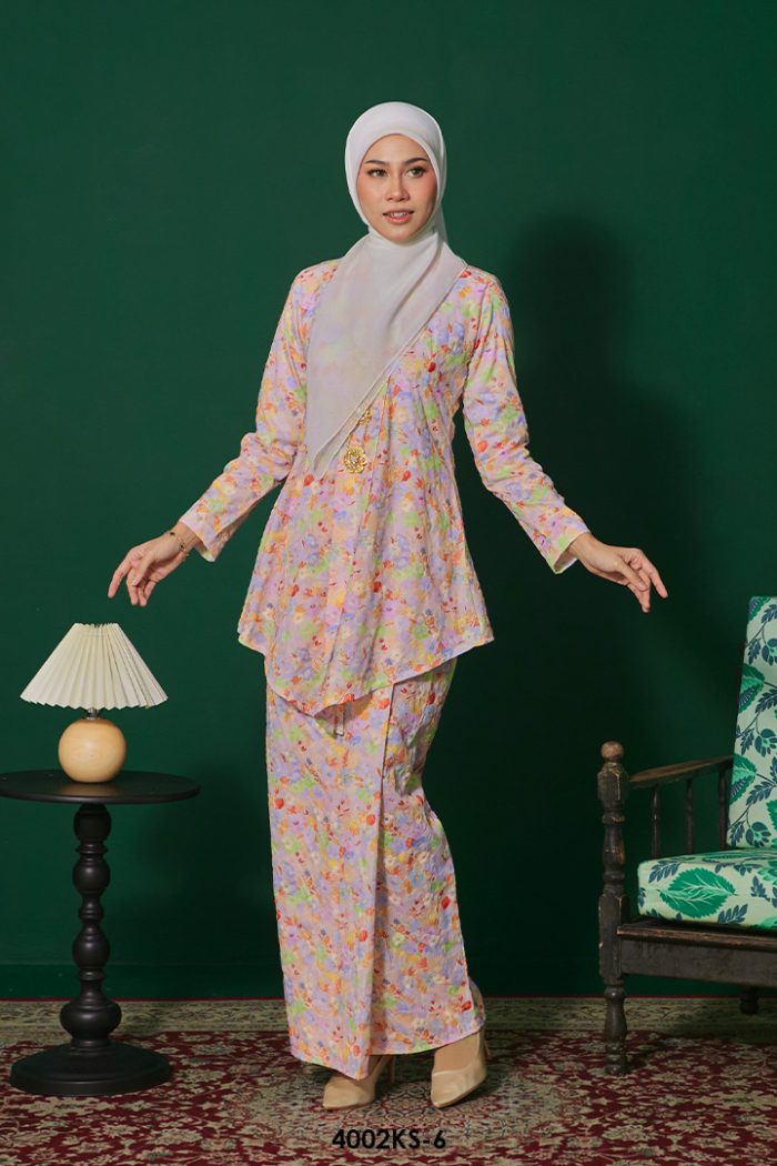 Kebaya Saloma in Tangerine (4002KS-6)