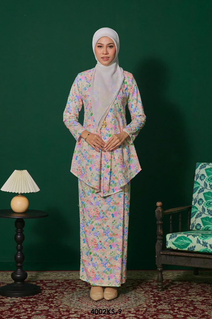 Kebaya Saloma in Light Green (4002KS-9)