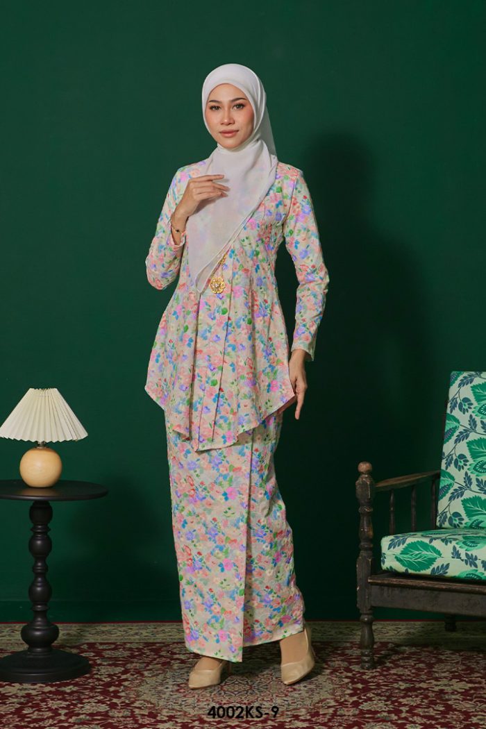 Kebaya Saloma in Light Green (4002KS-9)