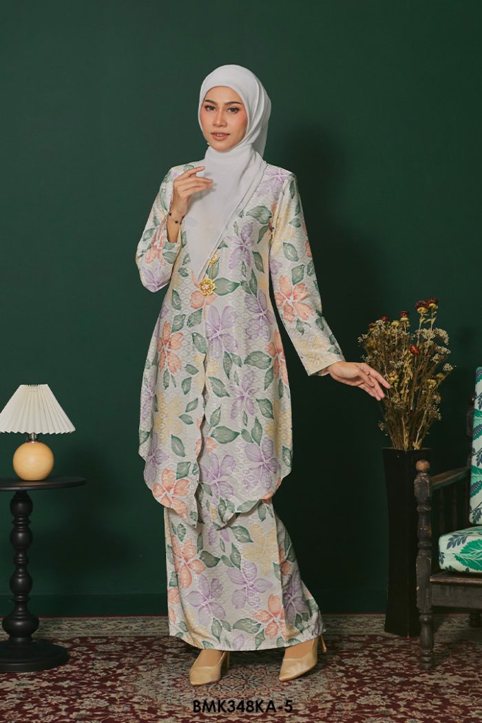 Kebaya Anggun 2.0 in Butter Cream (BMK348KA-5)