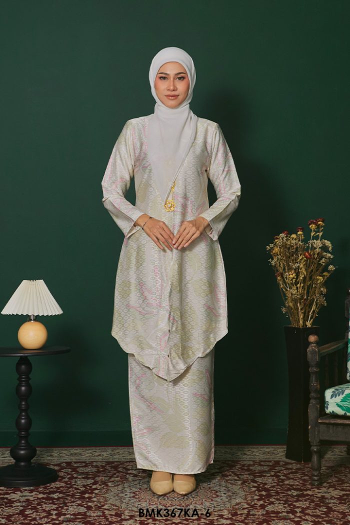 Kebaya Anggun 2.0 in Light Pastel Olive (BMK367KA-6)