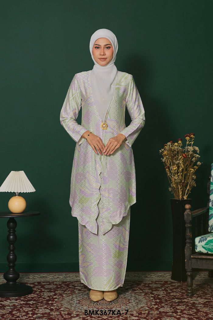 Kebaya Anggun 2.0 in Pastel Green (BMK367KA-7)