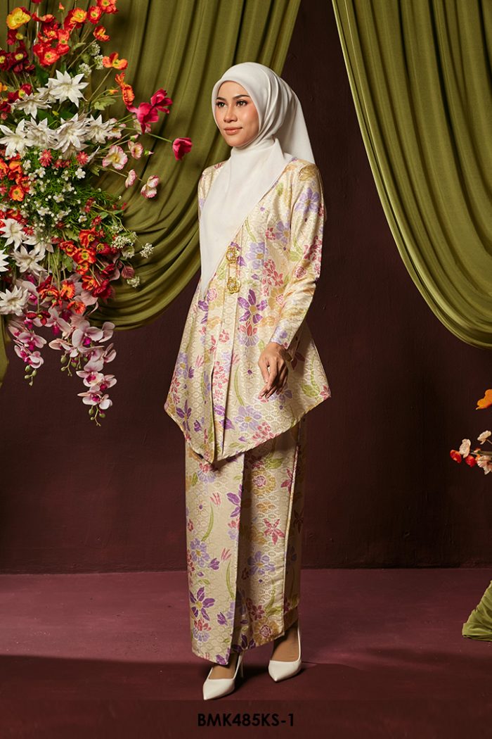 Kebaya Saloma Batiq Mia in Soft Yellow (BMK485KS-1)