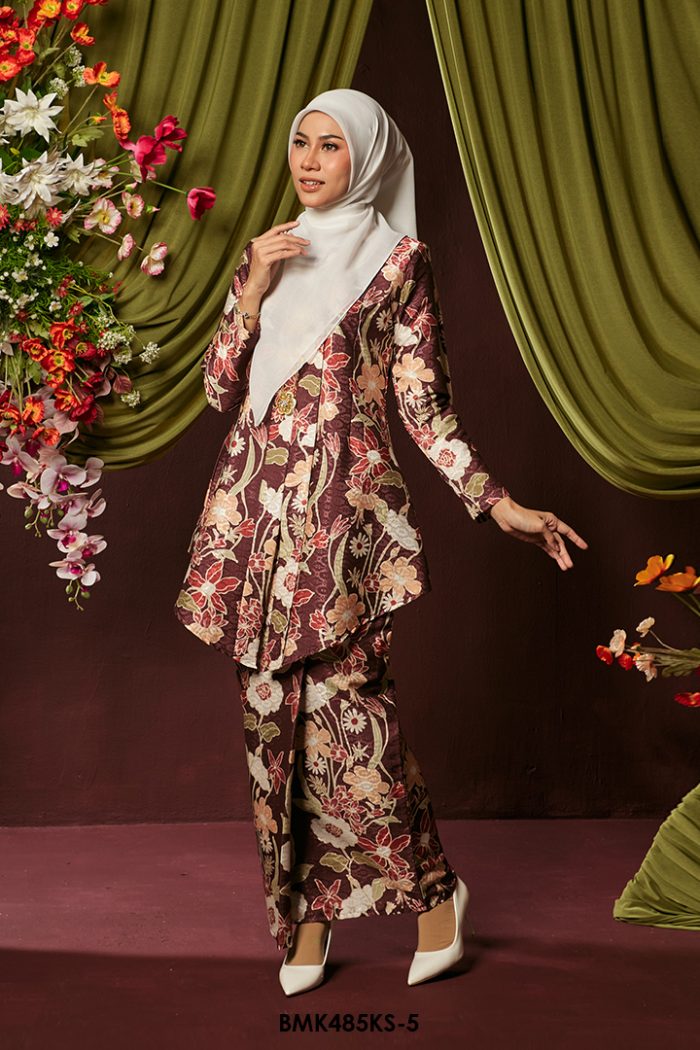 Kebaya Saloma Batiq Mia in Dark Brown (BMK485KS-5)
