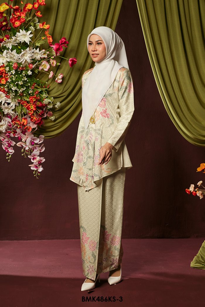 Kebaya Saloma Batiq Mia in Light Green (BMK486KS-3)