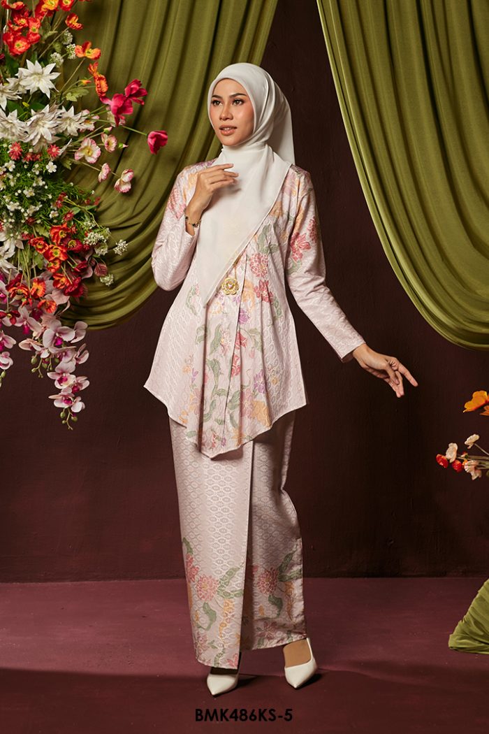 Kebaya Saloma Batiq Mia in Baby Pink (BMK486KS-5)