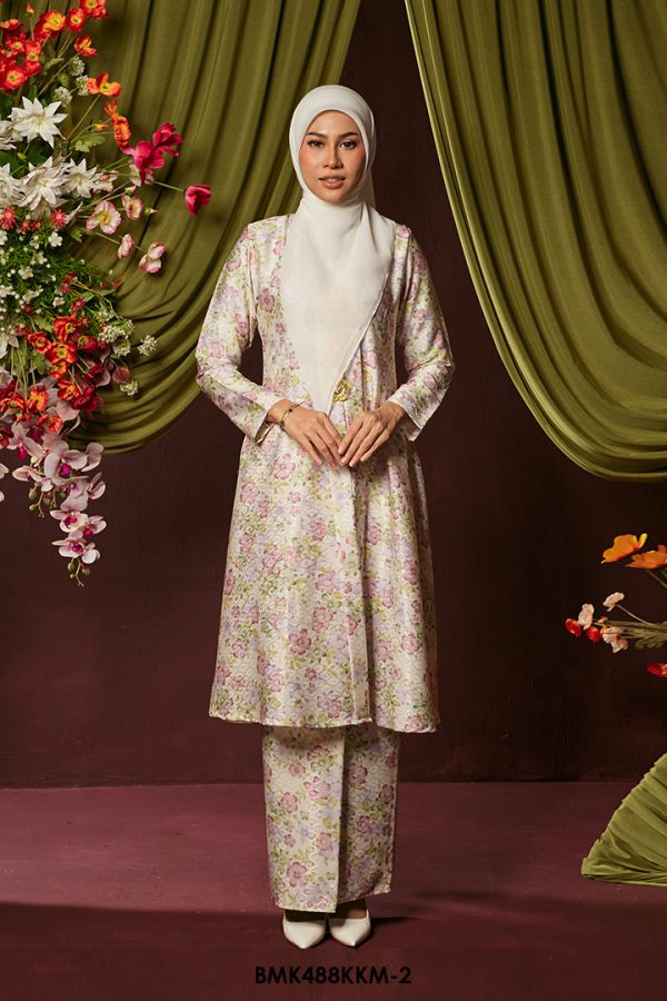 Kebarung Batiq Mia in Off White (BMK488KKM-2)