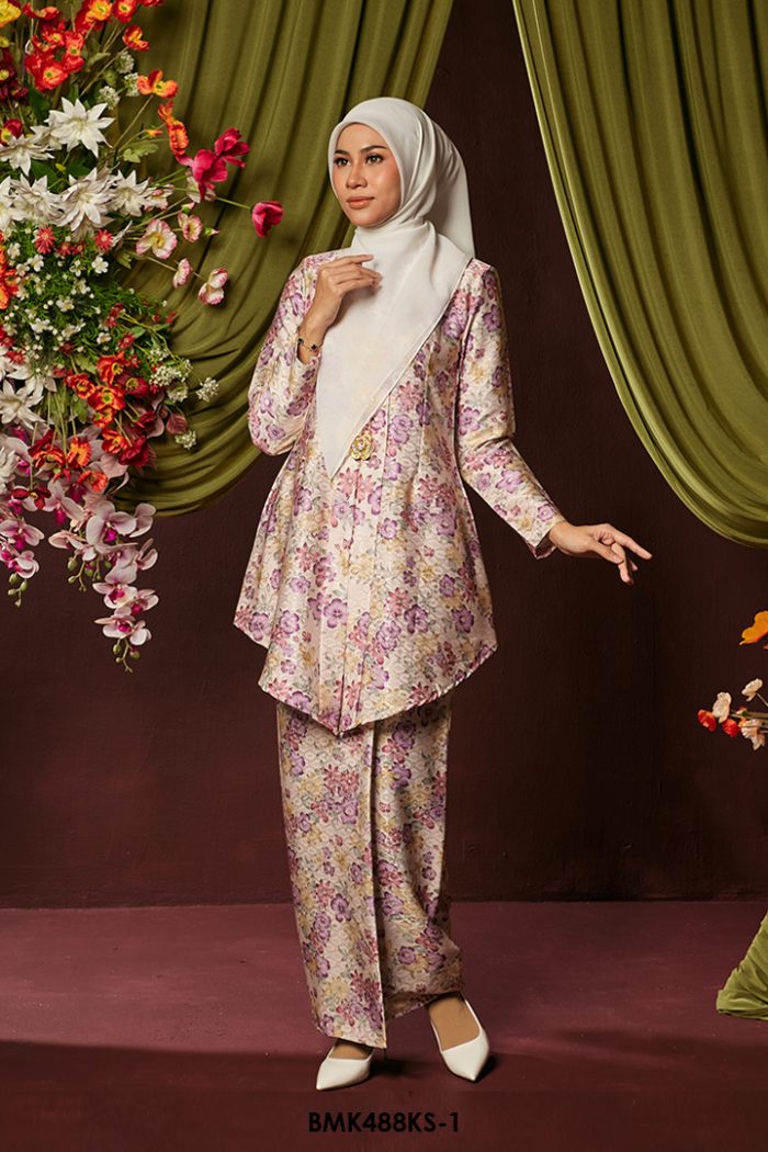 Kebaya Saloma Batiq Mia in Light Pink (BMK488KS-1)
