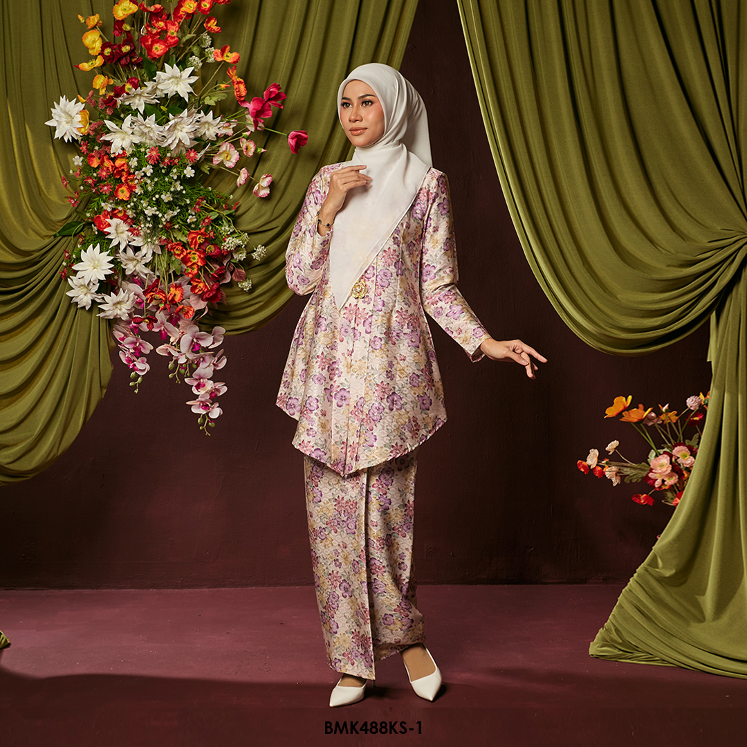 Kebaya Saloma Batiq Mia in Light Pink (BMK488KS-1) - Image 2