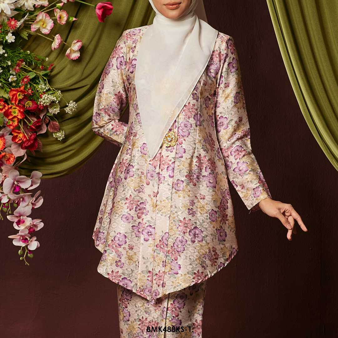Kebaya Saloma Batiq Mia in Light Pink (BMK488KS-1) - Image 3