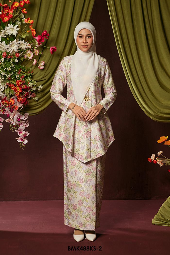 Kebaya Saloma Batiq Mia in Off White (BMK488KS-2)