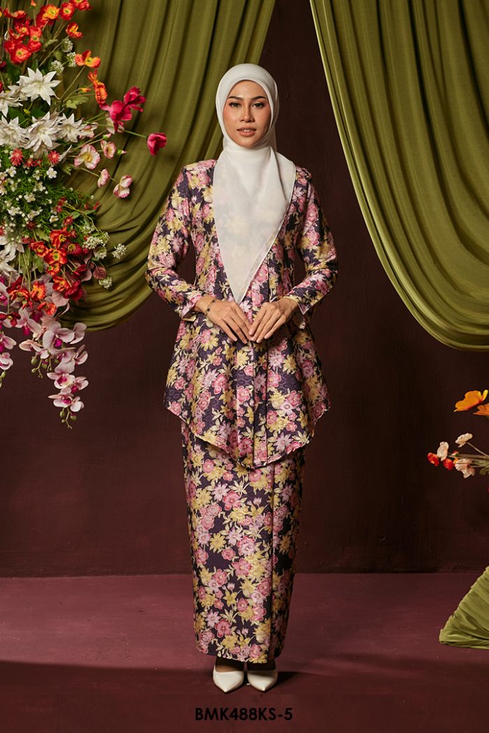 Kebaya Saloma Batiq Mia in Dark Purple (BMK488KS-5)