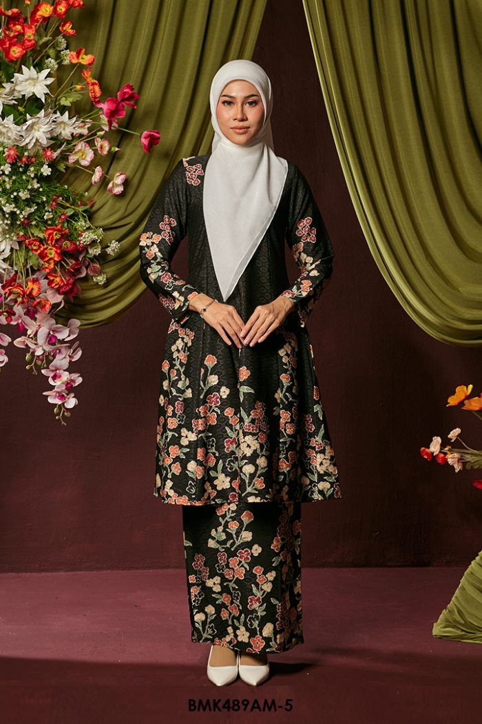 Ameera Kurung Batiq Mia in Black (BMK489AM-5)