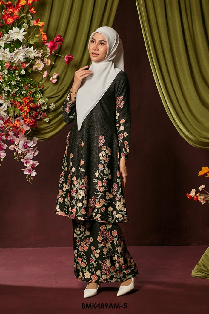Ameera Kurung Batiq Mia in Black (BMK489AM-5)