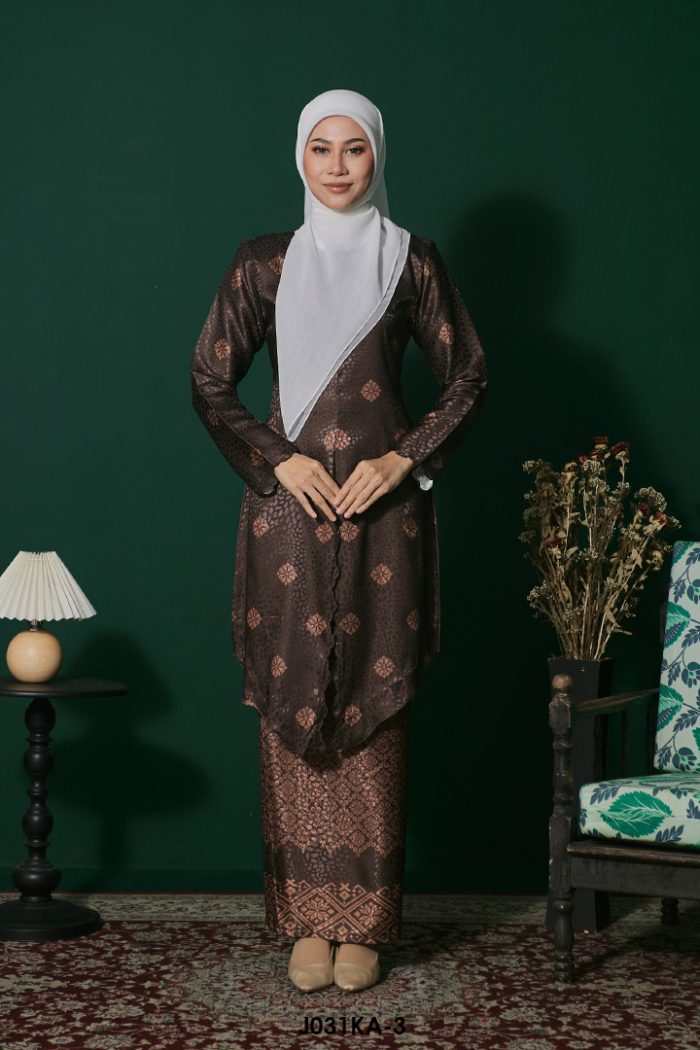 Kebaya Anggun 2.0 in Rich Brown (J031KA-3)