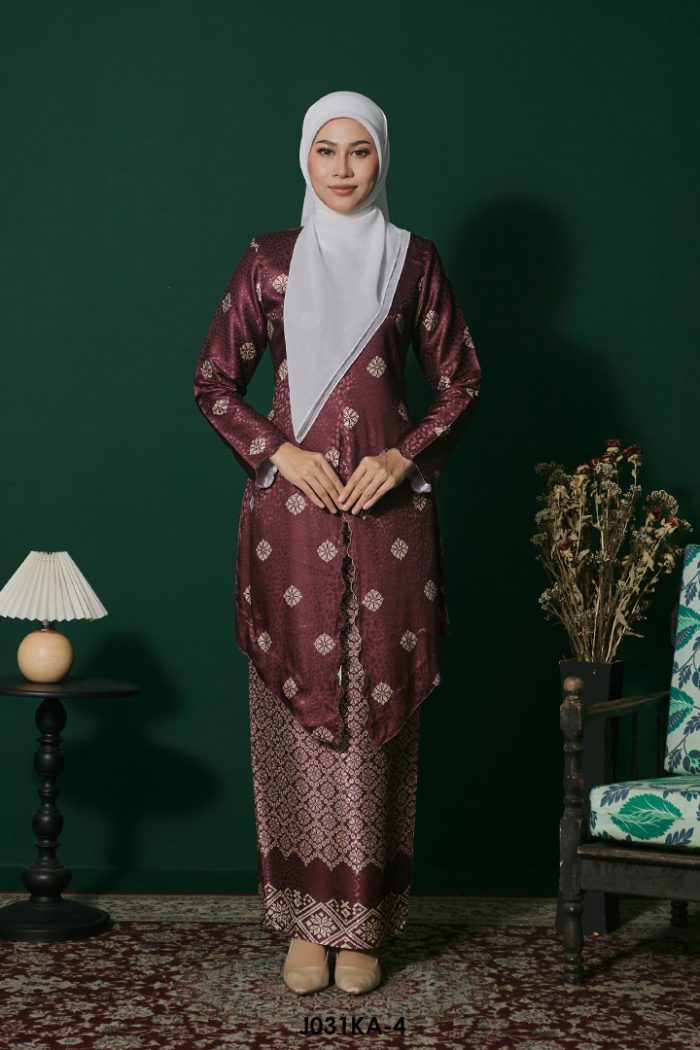 Kebaya Anggun 2.0 in Persian Plum (J031KA-4)