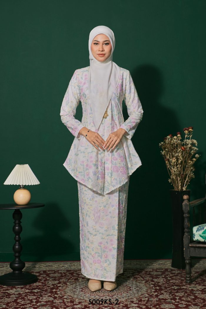 Kebaya Saloma in Bubblegum (S009KS-2)