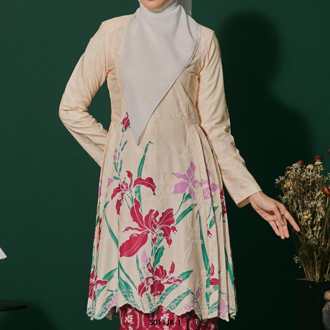 Juliana Kurung in Crimson Pink (S011JK-1) - Image 4