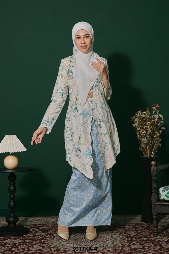 Kebaya Anggun 2.0 in Sky Blue (S017KA-4)