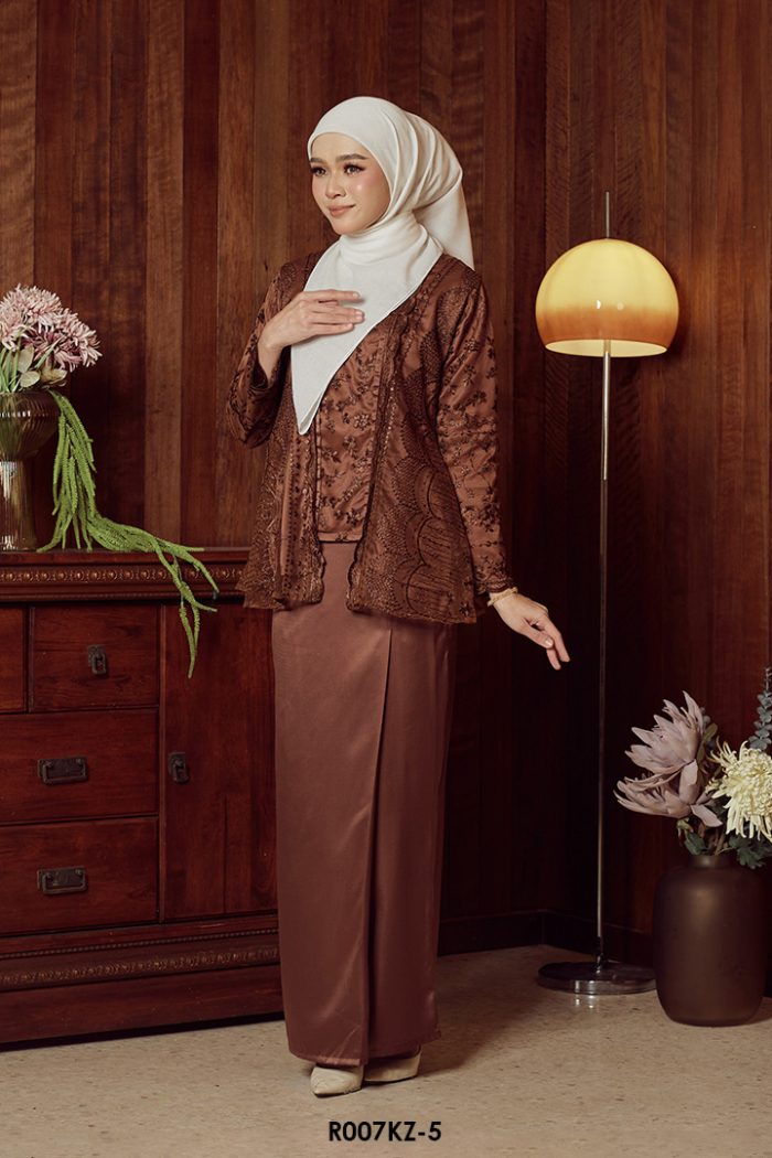 (AS-IS ITEM) Kebaya Zahra in Brown (R007KZ-5)