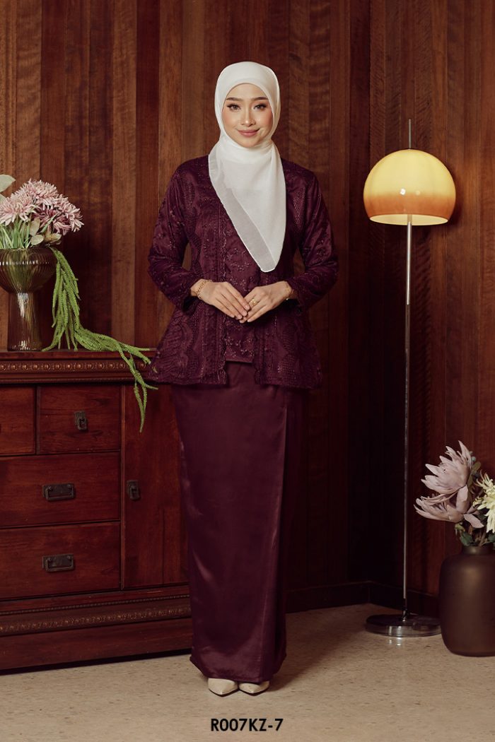 (AS-IS ITEM) Kebaya Zahra in Grape (R007KZ-7)