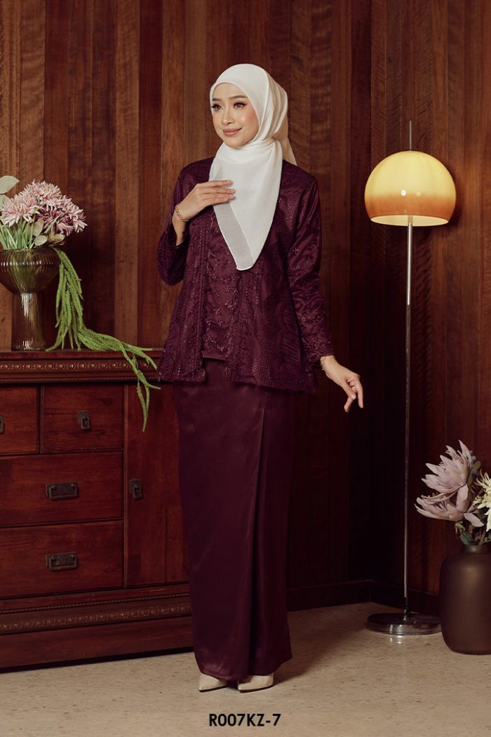 (AS-IS ITEM) Kebaya Zahra in Grape (R007KZ-7)
