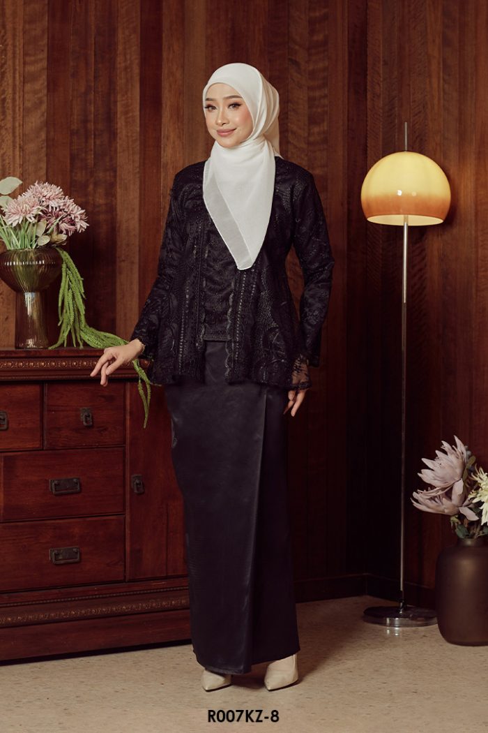 (AS-IS ITEM) Kebaya Zahra in Black (R007KZ-8)