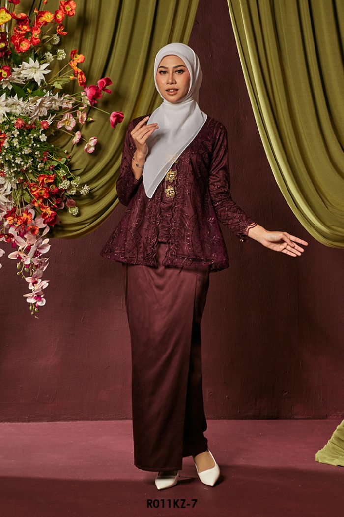 (AS-IS ITEM) Kebaya Zahra in Grape (R011KZ-7)