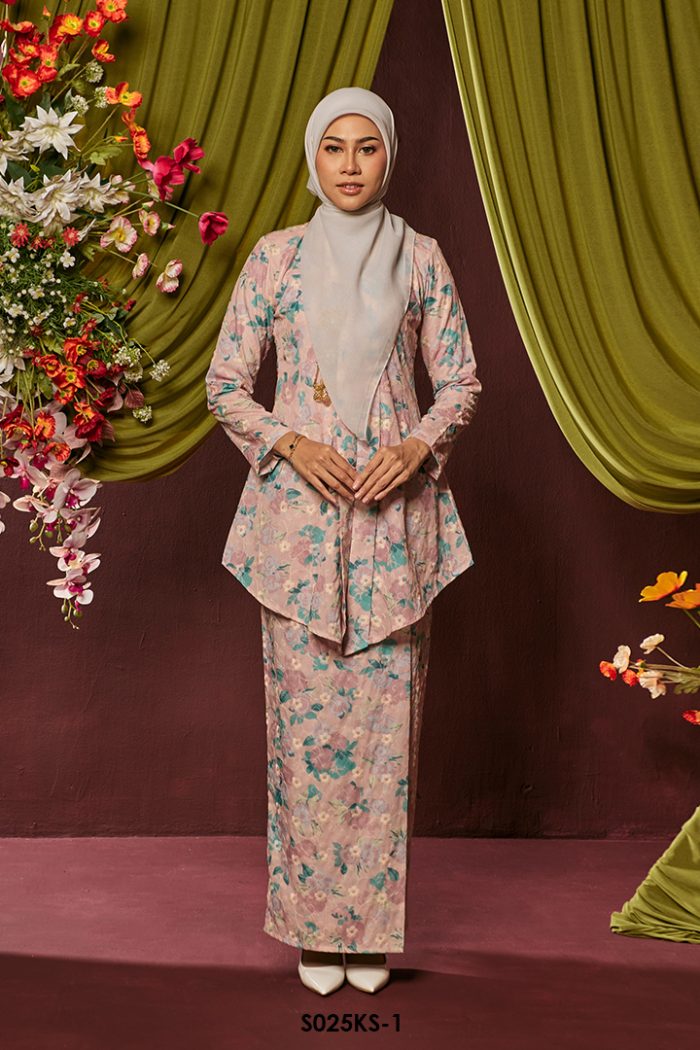 Kebaya Saloma in Pastel Salmon (S025KS-1)